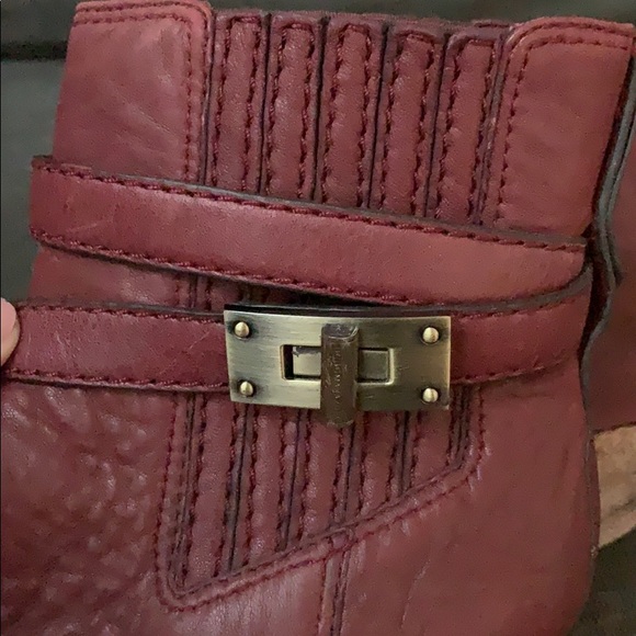 Bcbg maxazria wine ankle booties 9 1/2 worn 1 time - Picture 6 of 6